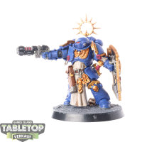 Space Marines - Lieutenant with Storm Shield - bemalt
