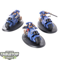 Space Marines - 3 x Outriders - bemalt