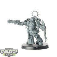 Space Marines - Lieutenant with Storm Shield - unbemalt