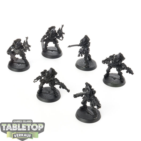 Aeldari - 6 x Striking Scorpions klassisch - grundiert