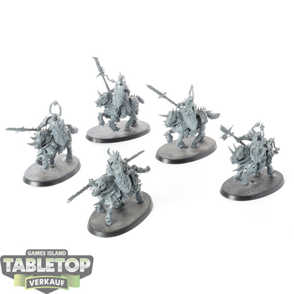 Slaves to Darkness - 5 Chaos Knights klassisch - unbemalt