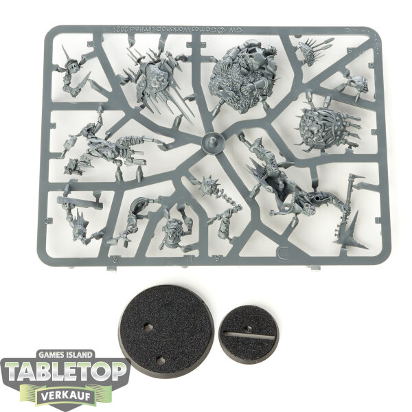 Orruk Warclans - Killaboss with Stab-grot - im Gussrahmen