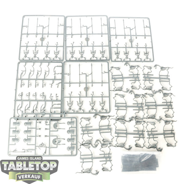 Tomb Kings of Khemri - 16 x Tomb Kings Skeleton Horsemen/Horse Archers - im Gussrahmen