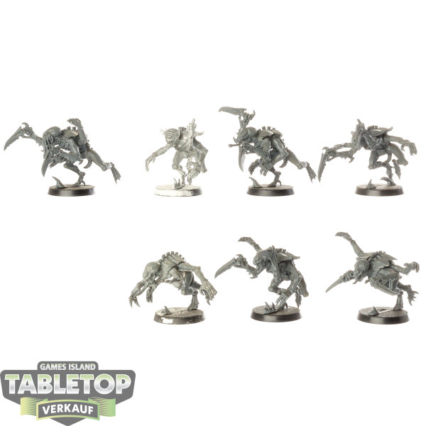 Tyraniden - 7 x Genestealers klassisch - teilweise bemalt