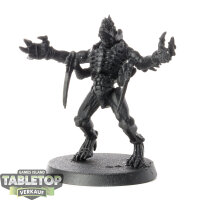 Tyraniden - Genestealer Broodlord klassisch - grundiert