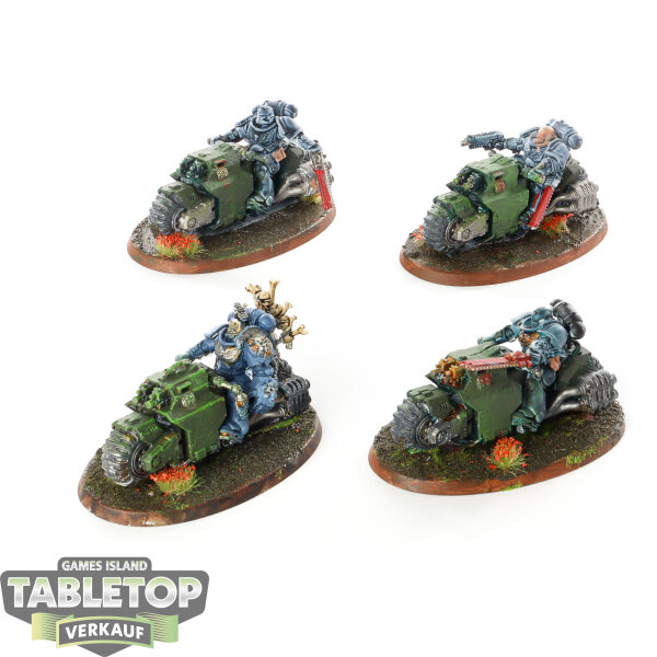 Space Wolves - 4 x Outriders - bemalt