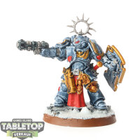 Space Marines - Lieutenant with Storm Shield - bemalt