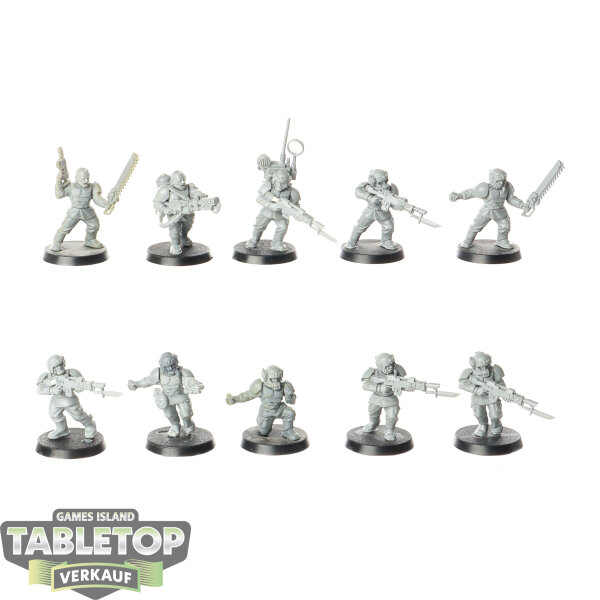 Astra Militarum - 10x Cadian Shock Troops klassisch - unbemalt