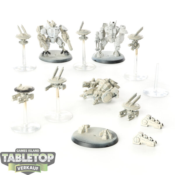 Tau Empire - 3x XV8 Crisis Battlesuit Team - teilweise bemalt
