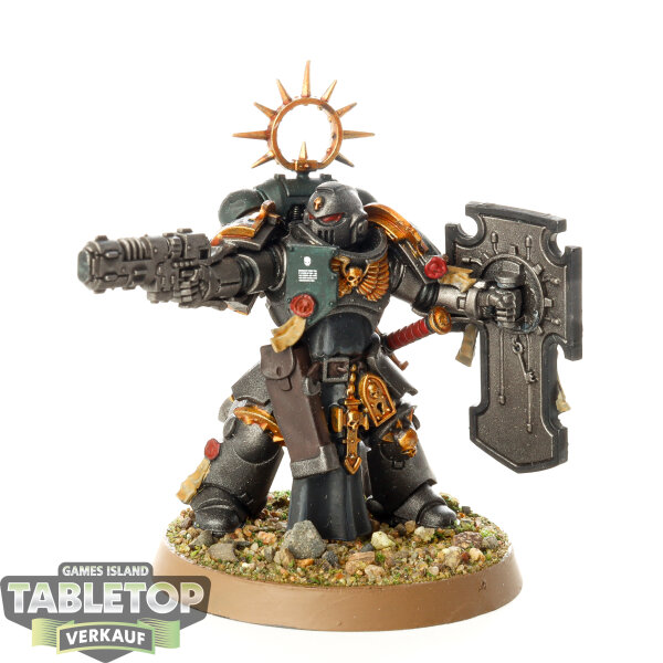 Ultramarines - Lieutenant with Storm Shield - bemalt