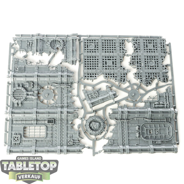 Gelände - Battlezone: Manufactorum: Sub-cloister and Storage Fane - im Gussrahmen