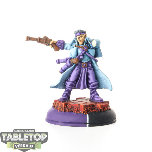 Cygnar - Gun Mage Captain Adept - bemalt