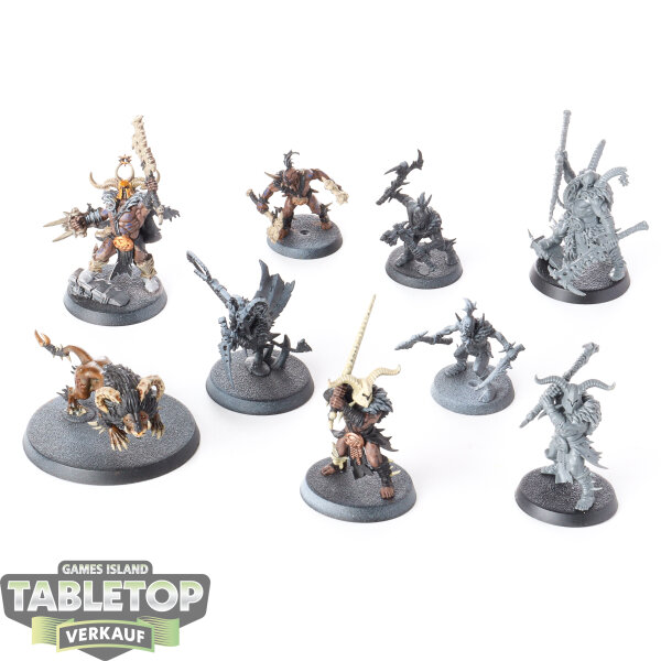 Slaves to Darkness - 9x Untamed Beasts - teilweise bemalt