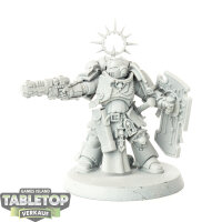 Space Marines - Lieutenant with Storm Shield - grundiert