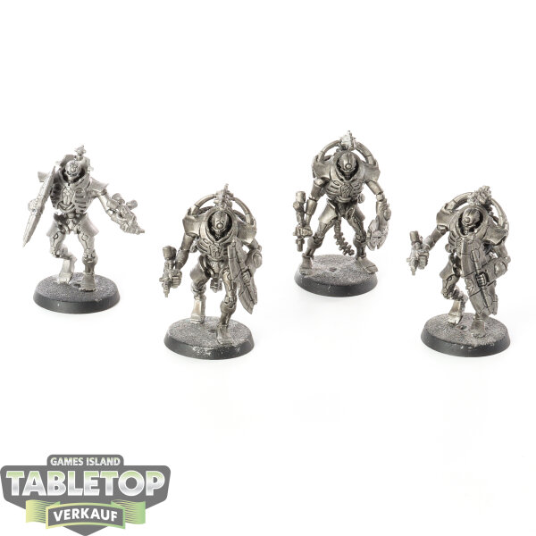 Necrons - 4 Triarch Praetorians - grundiert