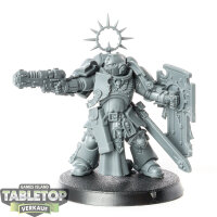 Space Marines - Lieutenant with Storm Shield - unbemalt
