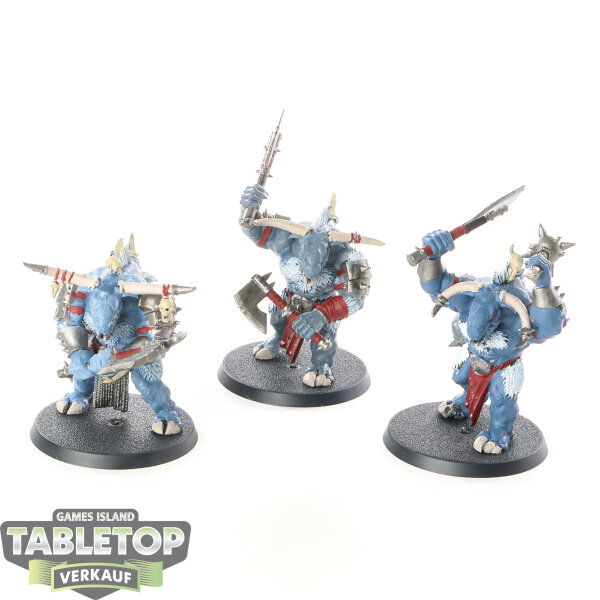 Beasts of Chaos - 3x Bullgors - teilweise bemalt