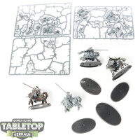 Slaves to Darkness - 7 x Chaos Knights - teilweise gebaut