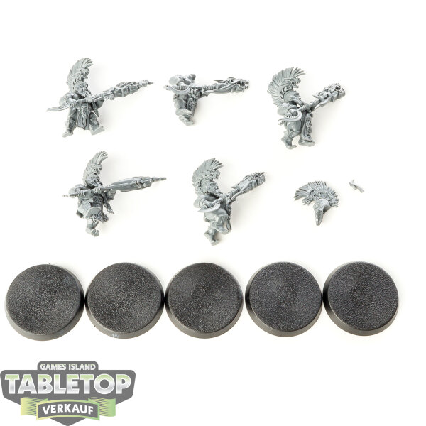 Fyreslayers - 5 x Auric Hearthguard - unbemalt