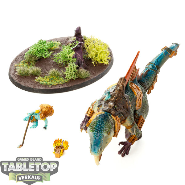 Seraphon - Spinosaurus - Saurians / Skink Oracle on Troglodon - bemalt
