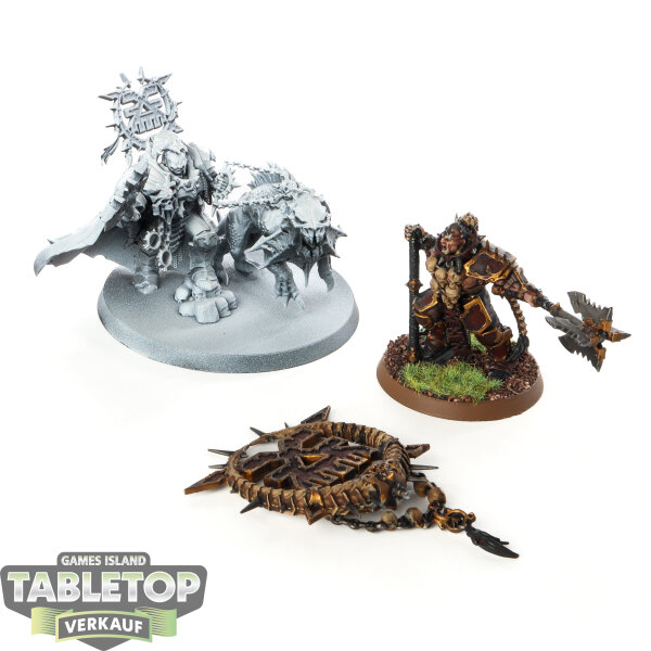 Blades of Khorne - Korghos Khul & Bloodsecrator - teilweise bemalt