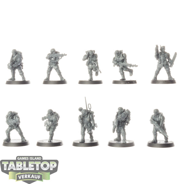 Astra Militarum - 10 x Cadian Shock Troops - unbemalt