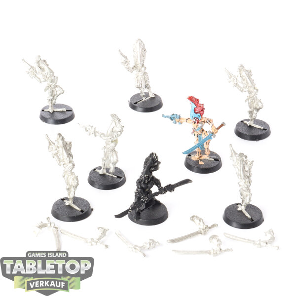 Aeldari - 8 Howling Banshees - teilweise bemalt