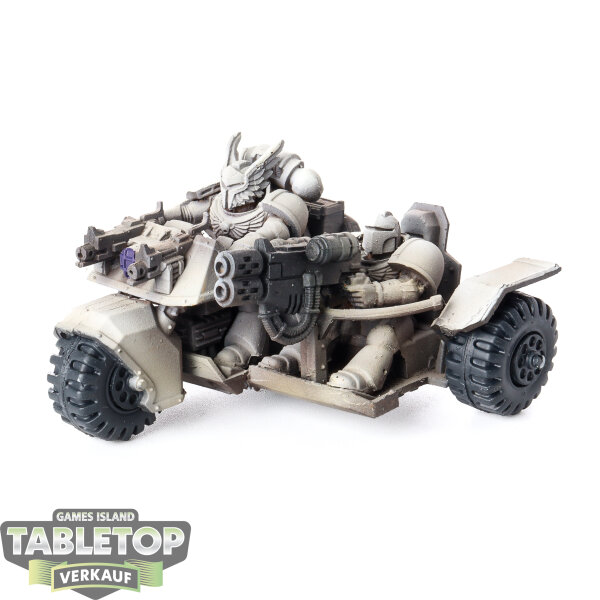 Space Marines - Space Marine Attack Bike - teilweise bemalt