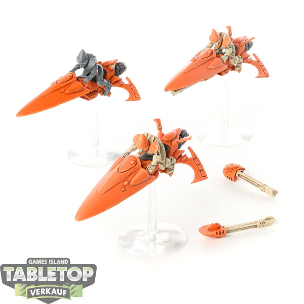 Aeldari - 3 Windriders - teilweise bemalt