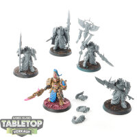 Adeptus Custodes - 5 Custodian Wardens - teilweise bemalt