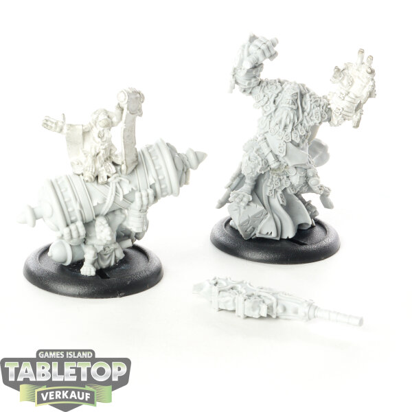 Trollbloods - 2x Hoarluk Doomshaper, Dire Prophet - unbemalt