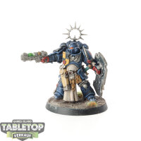 Space Marines - Lieutenant with Storm Shield - bemalt