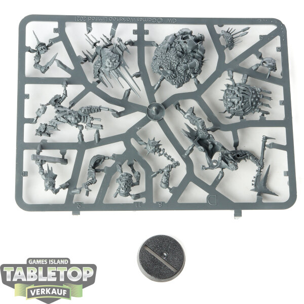 Orruk Warclans - Killaboss with Stab-grot - im Gussrahmen