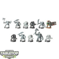 Orks - 11 x Ork Boyz - teilweise bemalt