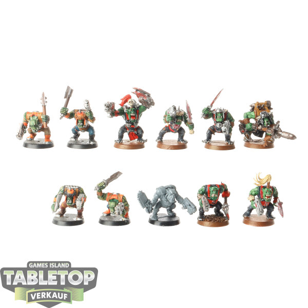 Orks - 11 x Ork Boyz - teilweise bemalt