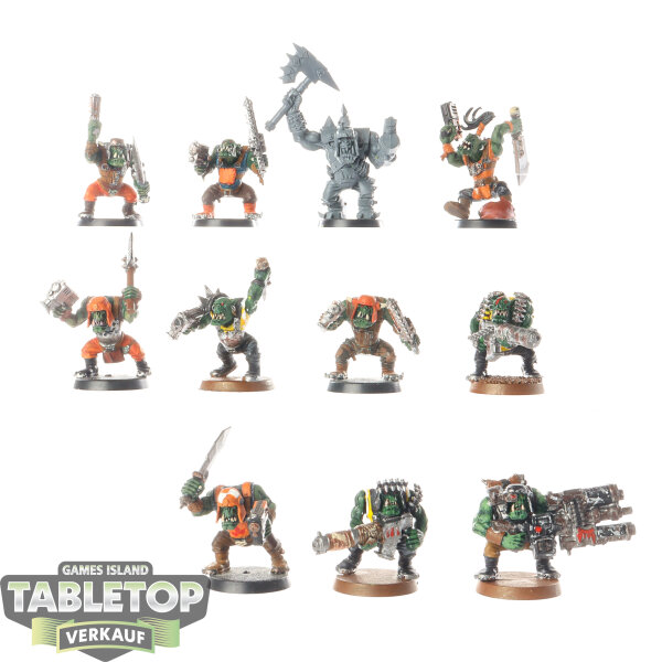 Orks - 11 x Ork Boyz - teilweise bemalt