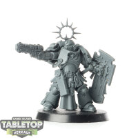 Space Marines - Lieutenant with Storm Shield - unbemalt