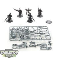 Adeptus Custodes - 5x Custodian Wardens - teilweise gebaut
