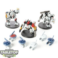 Tau Empire - 3 XV8 Crisis Battlesuit Team - teilweise bemalt