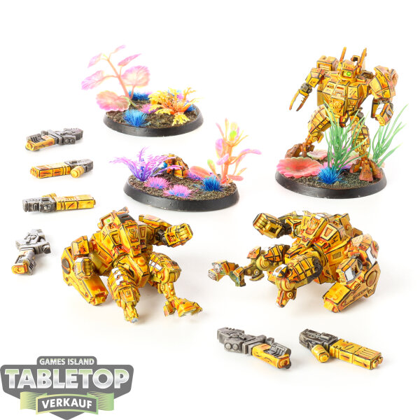 Tau Empire - 3 XV8 Crisis Battlesuit Team - bemalt