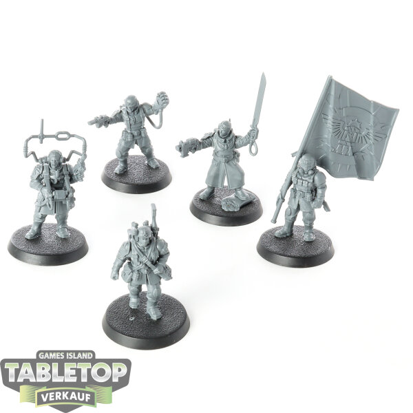 Astra Militarum - 5 x Cadian Command Squad - unbemalt