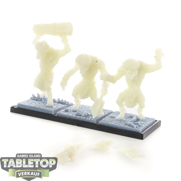 Miniatures - 3 x Icefall Yhetees - unbemalt