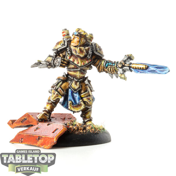 Cygnar - Journeyman Warcaster - bemalt