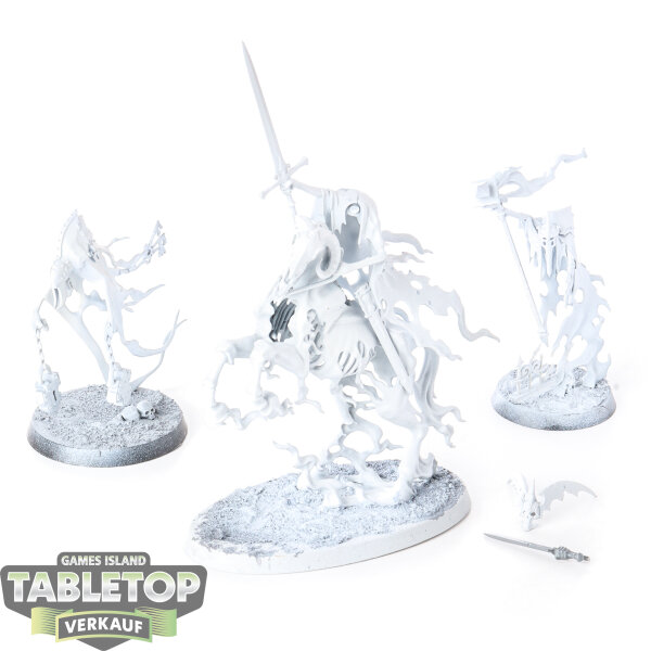 Nighthaunt - 3 Ethereal Court - grundiert