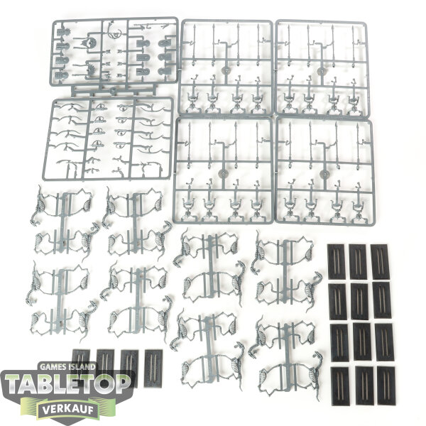Tomb Kings of Khemri - 16 x Tomb Kings Skeleton Horsemen/Horse Archers - im Gussrahmen