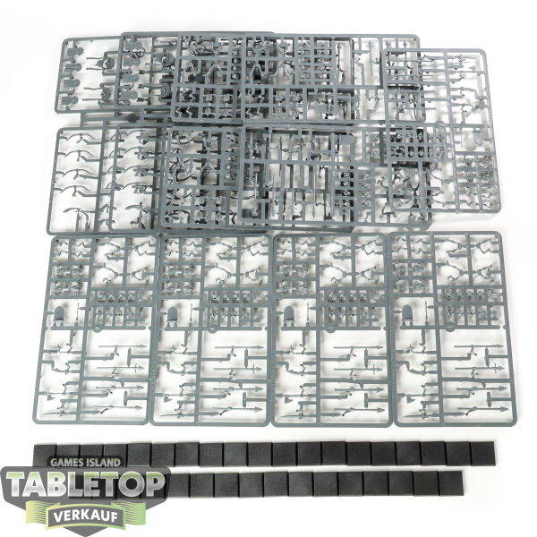 Tomb Kings of Khemri - 40 x Tomb Kings Skeleton Warriors/Archers - im Gussrahmen