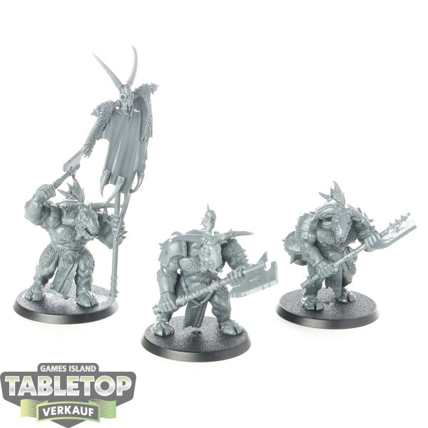 Beasts of Chaos - 3x Minotaur Herd - unbemalt