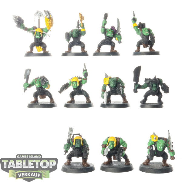 Orks - 11x Ork Boyz - teilweise bemalt