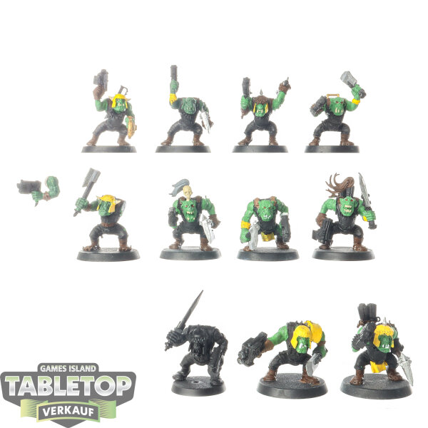 Orks - 11x Ork Boyz - teilweise bemalt
