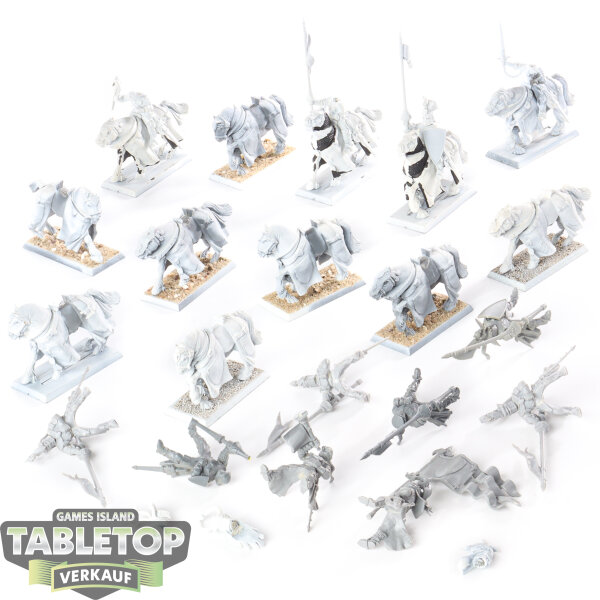 Kingdom of Bretonnia - 12x Knights of the Realm/Knights Errant - teilweise bemalt
